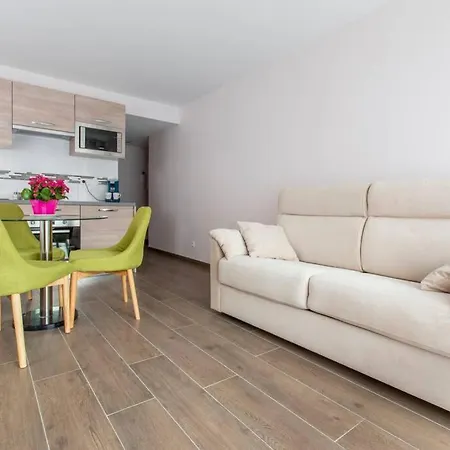 Terrasse Stella Casino Centre Classe 3 Etoiles 艾克斯莱班